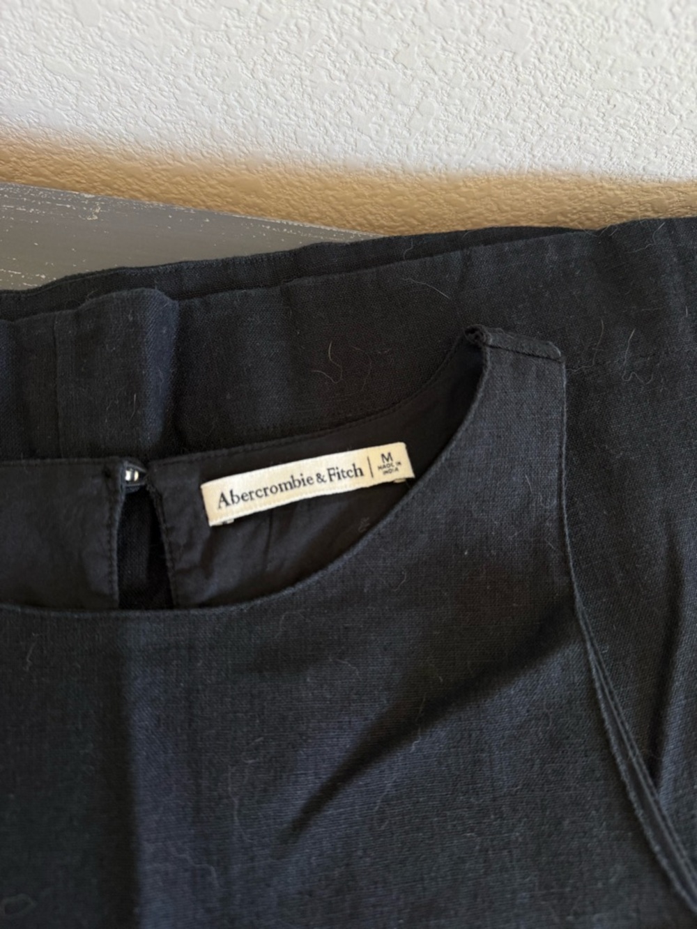 Abercrombie & Fitch Black Sleeveless Mini Shift Dress - Picture 3 of 5